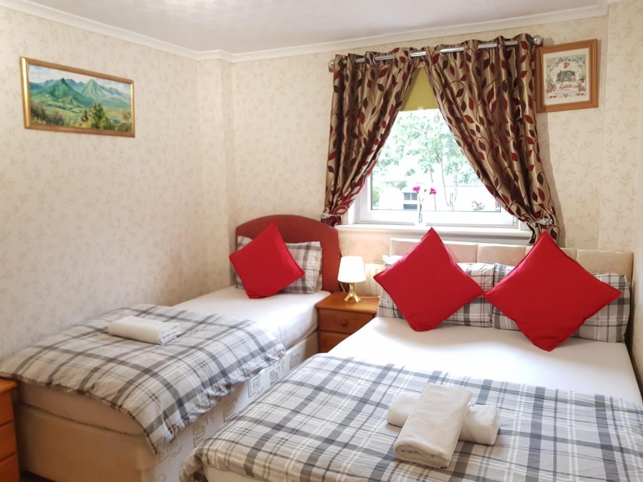 Newhaven Grand Apartment Edinburgh