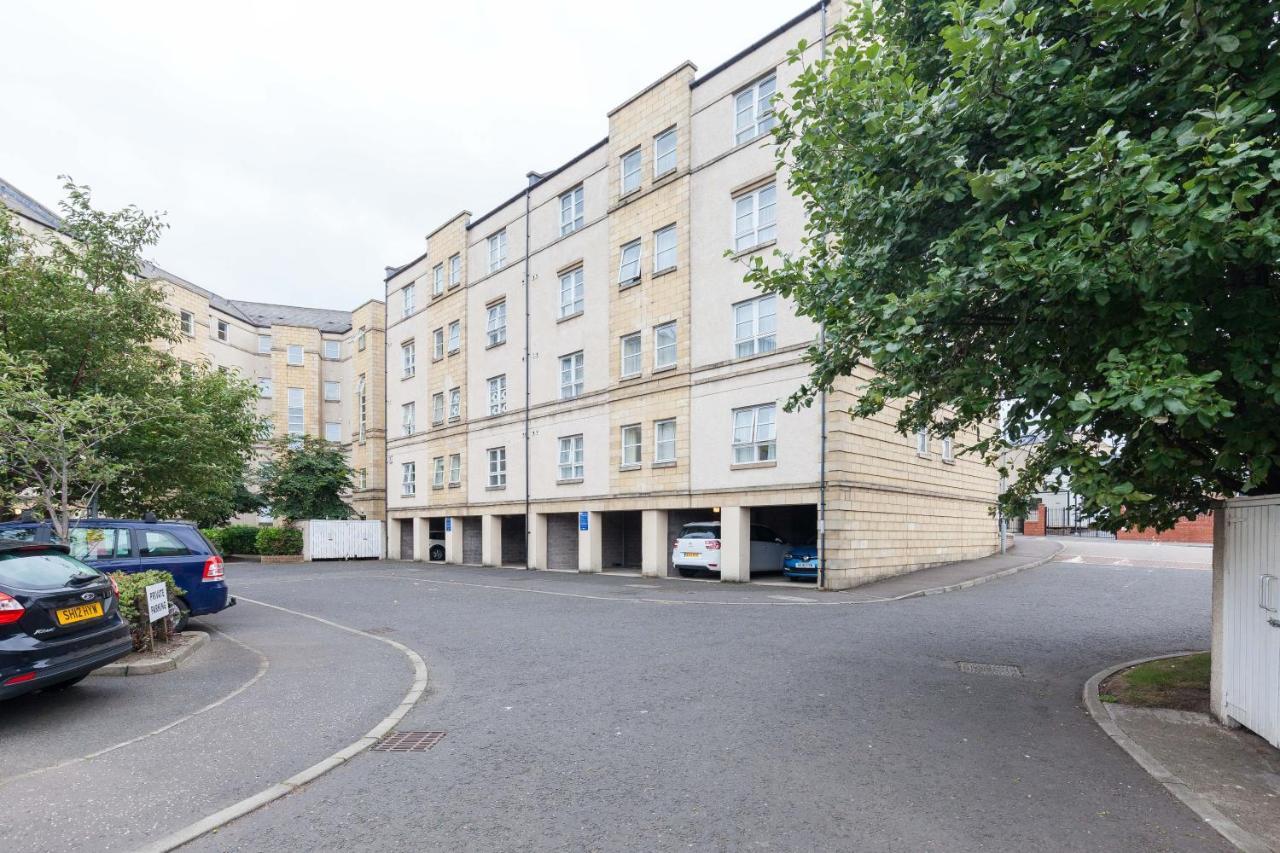 Annandale Street Quiet Central Family Apartment With Parking * Edinburgh