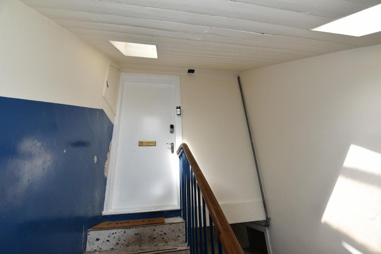Apartment St Patrick Square Seagate Main Door