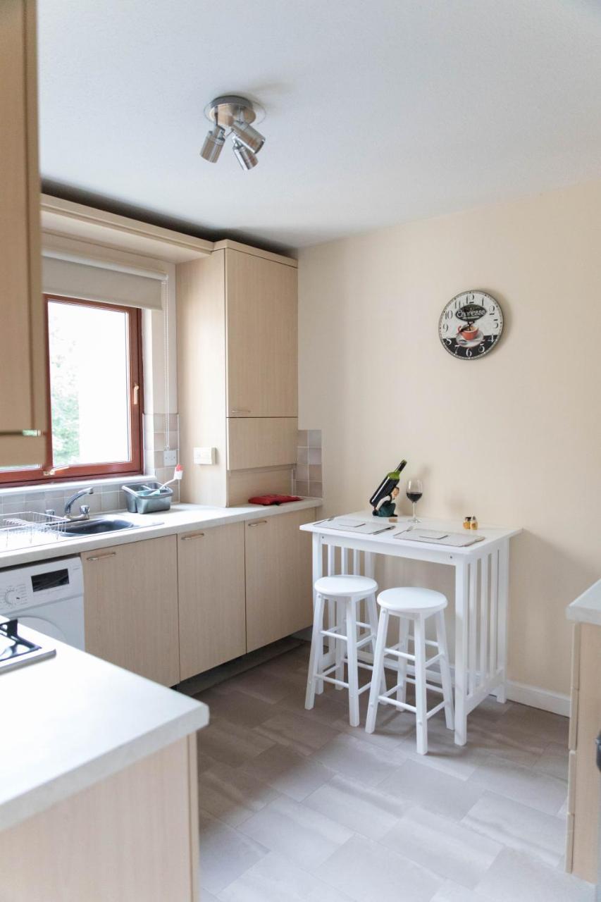 South Groathill - Lovely 2 Bed With Castle View Apartment Edinburgh