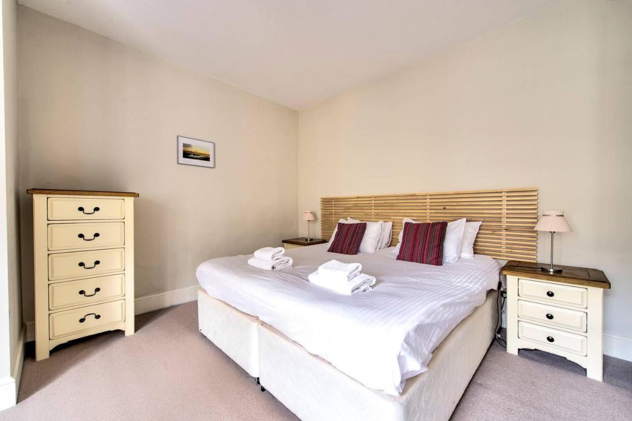 Joivy Bright 1 Bed Flat, Close To Princess Street *
