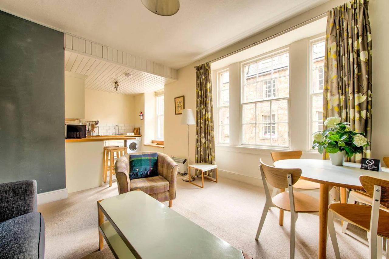 Joivy Amazing Location! Lovely Rose St In New Town Apartment Edinburgh