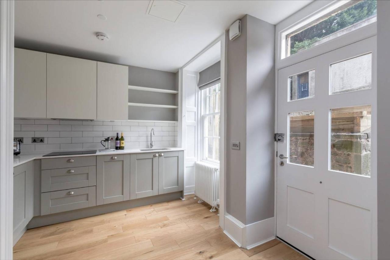 Apartment Joivy Luxurious 2br Near Haymarket Station EDI