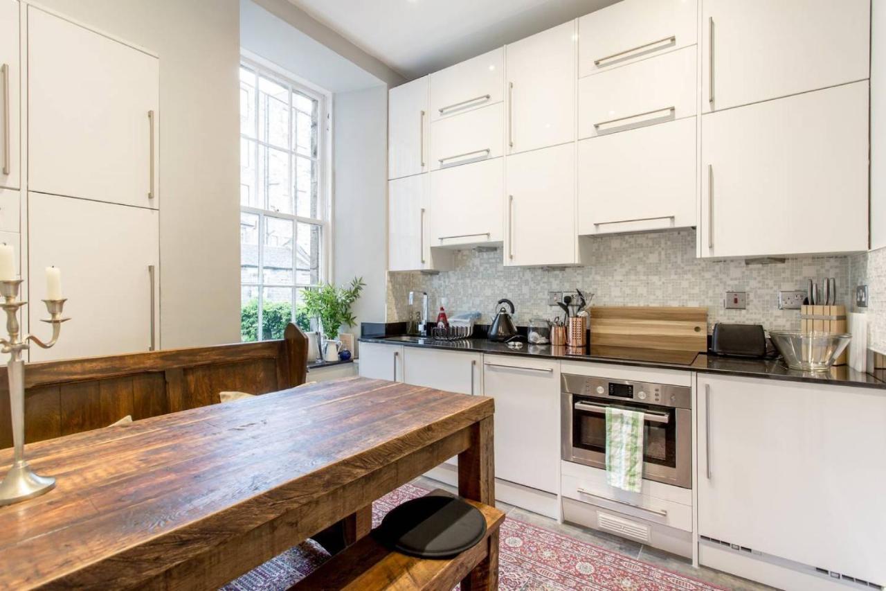 Apartment Joivy Converted Flat In Historic Building In New Town Edinburgh