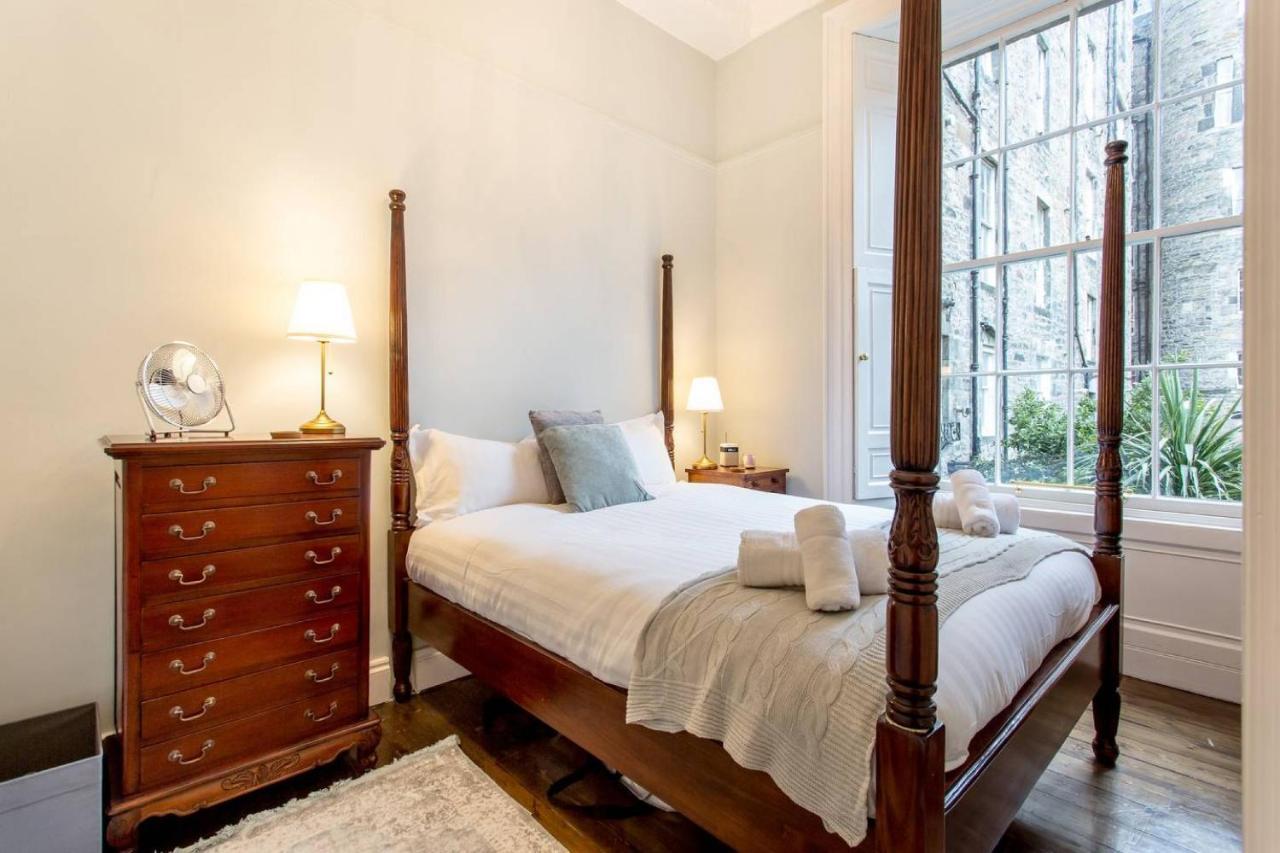 Joivy Converted Flat In Historic Building In New Town