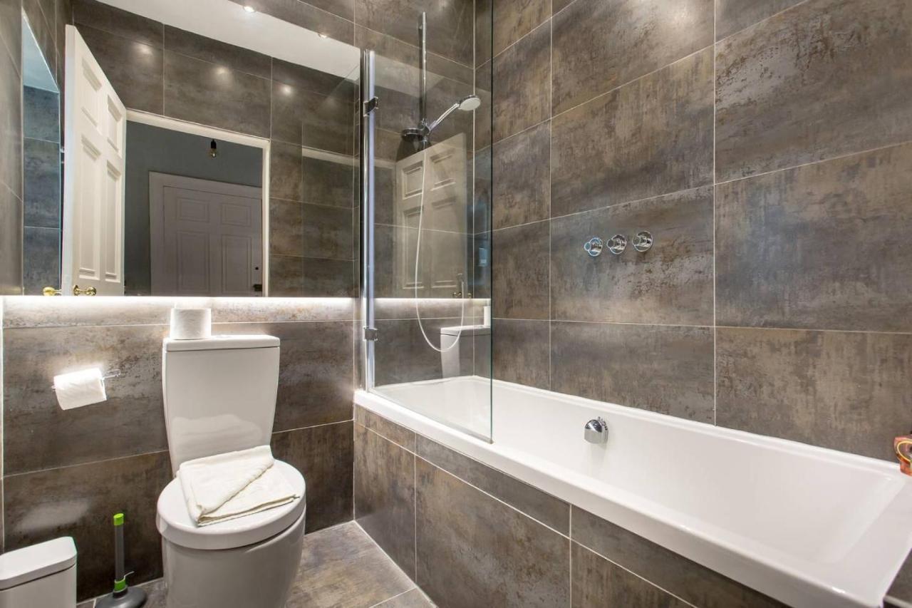Joivy Converted Flat In Historic Building In New Town *