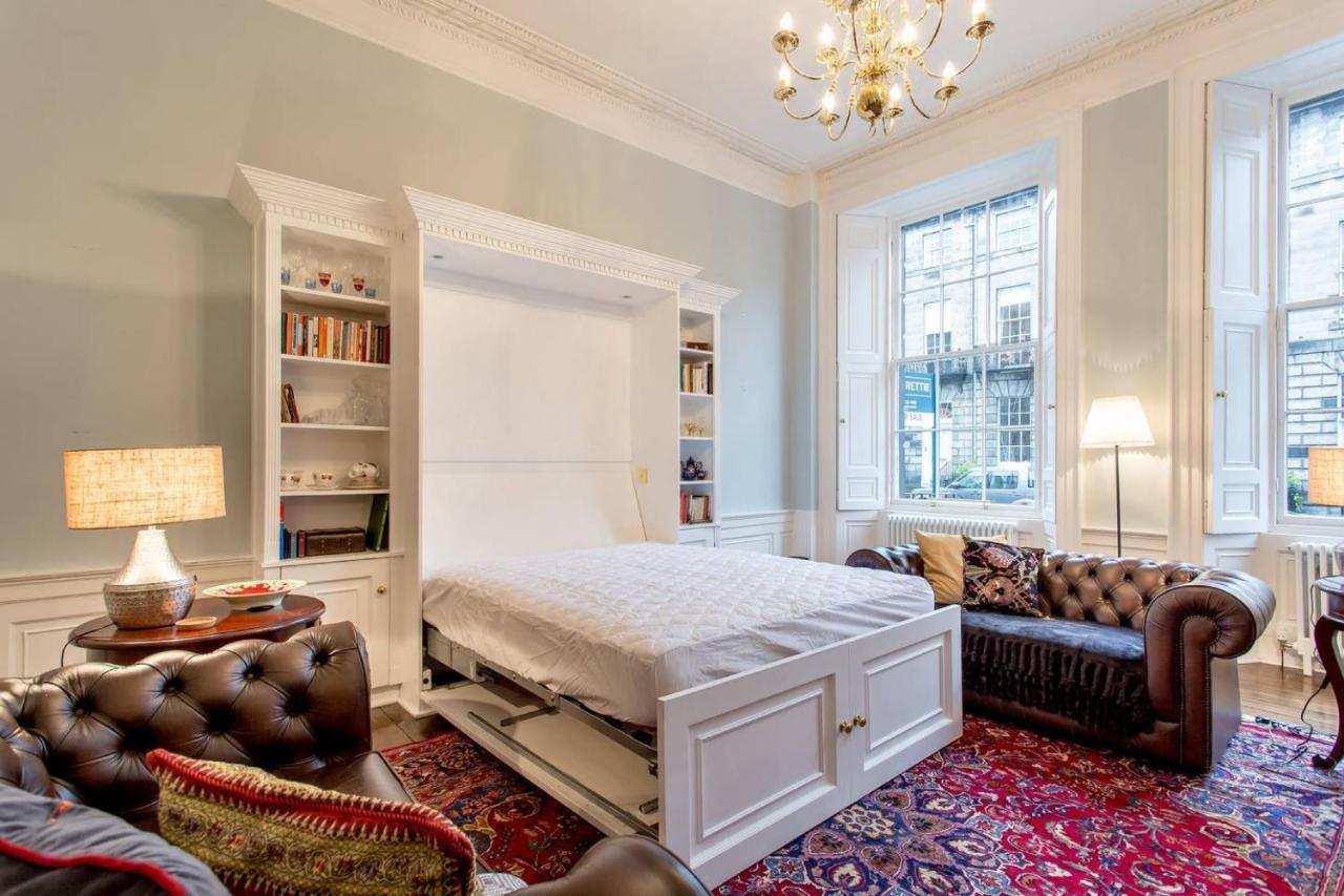 Joivy Converted Flat In Historic Building In New Town