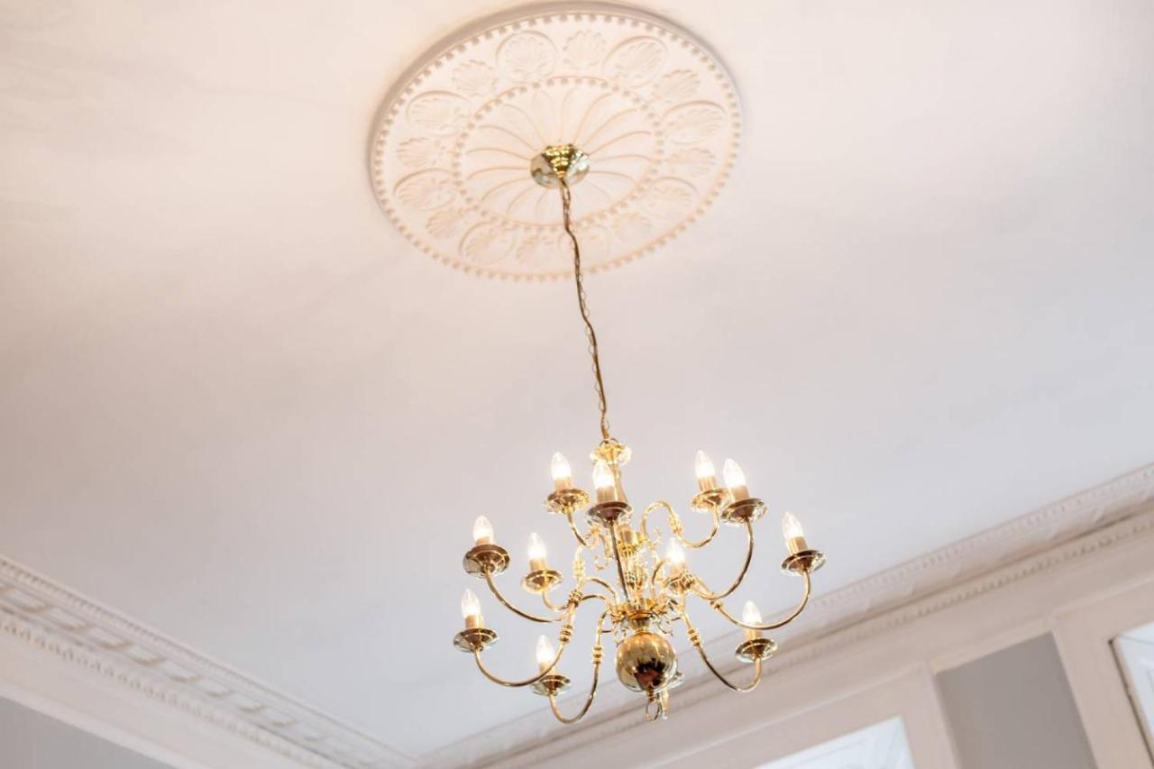 Joivy Converted Flat In Historic Building In New Town Apartment *