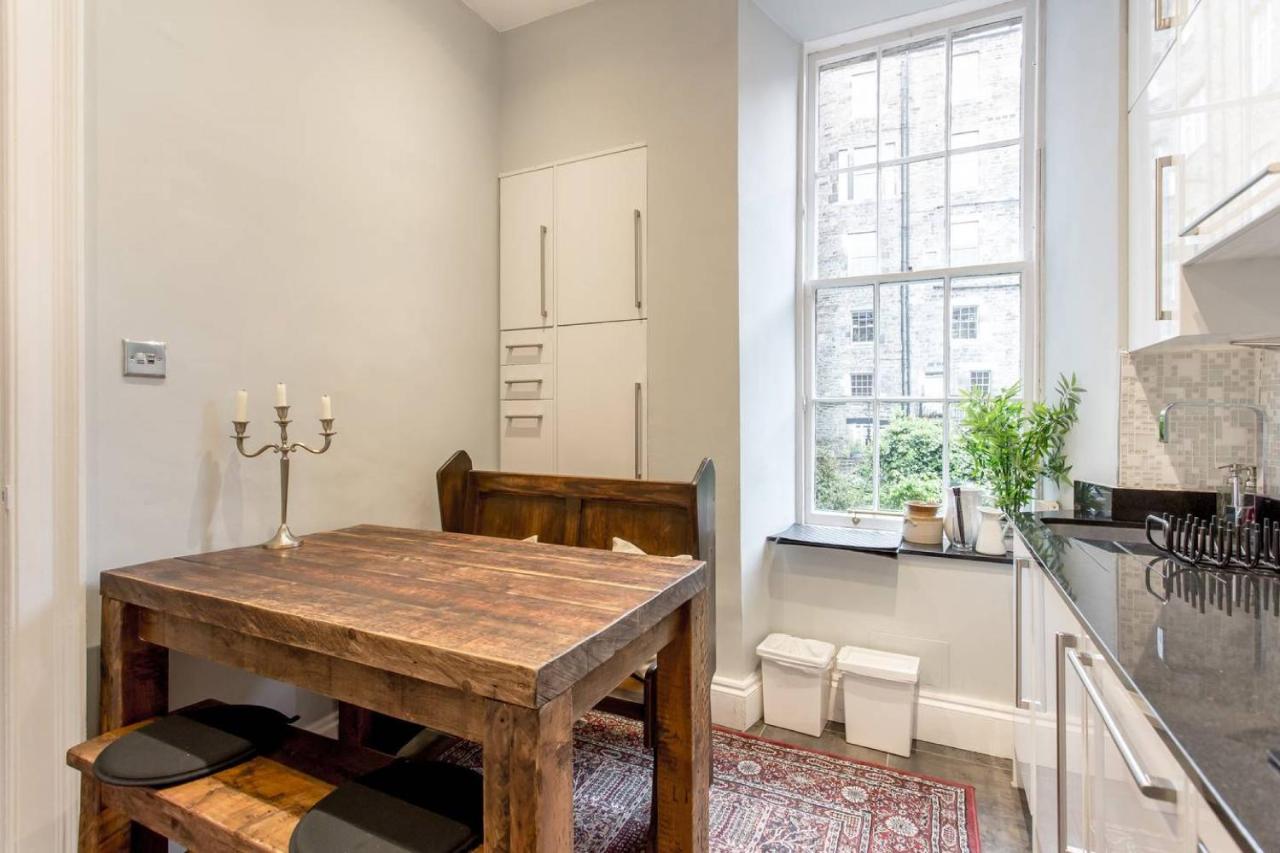 Joivy Converted Flat In Historic Building In New Town Apartment
