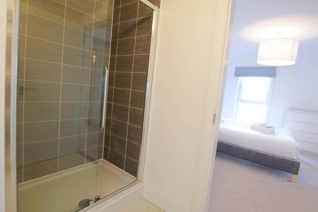 Altido Bright Centre 2bed, 2bath With Free Parking * Edinburgh