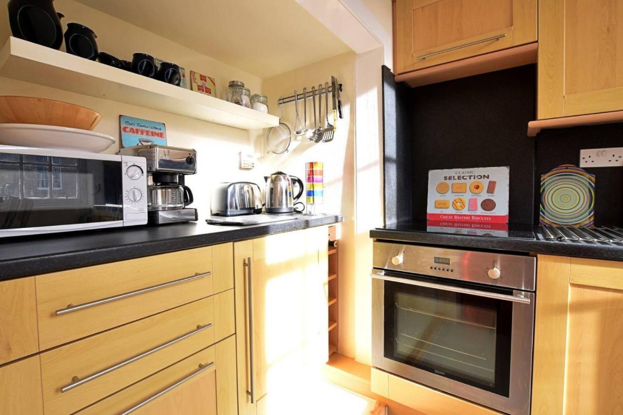 Apartment Joivy Bright Flat With Workspace In New Town