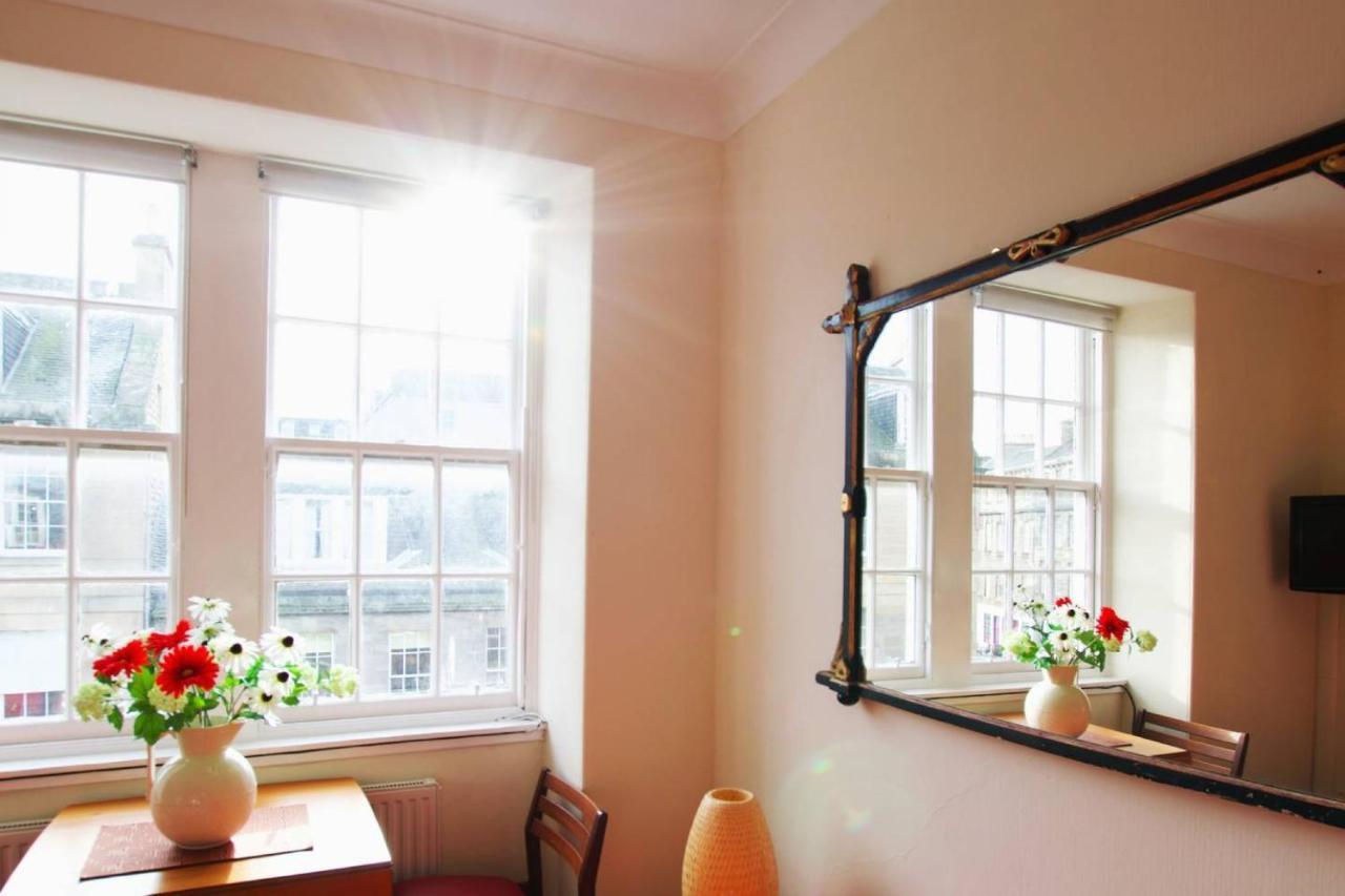 Joivy Bright Flat With Workspace In New Town Apartment Edinburgh