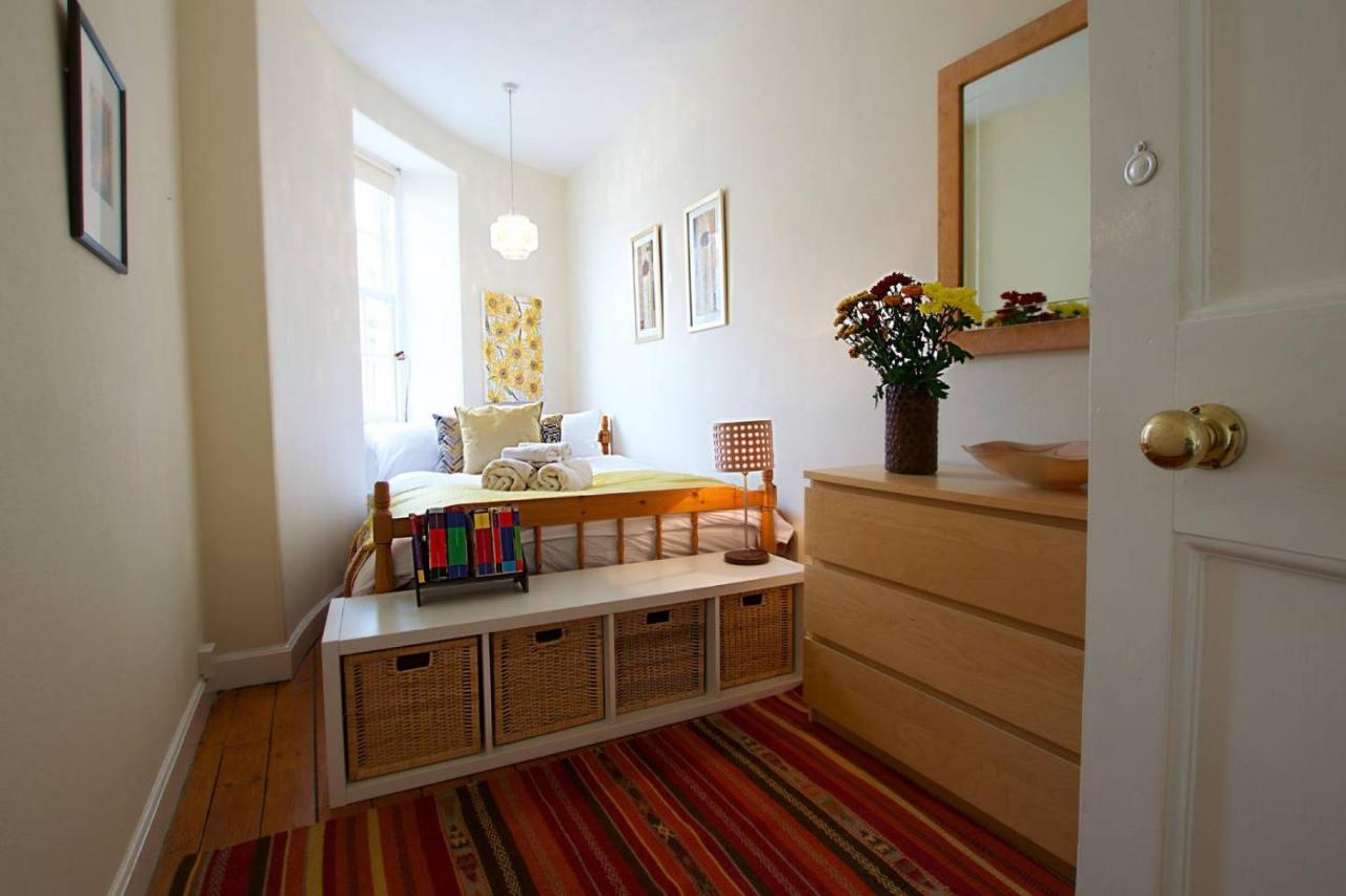 Joivy Bright Flat With Workspace In New Town Apartment Edinburgh