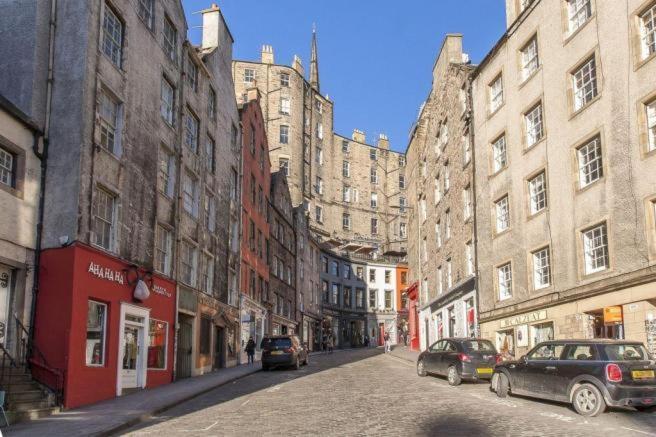 The Bolthole - Fantastic Old Town Location! *