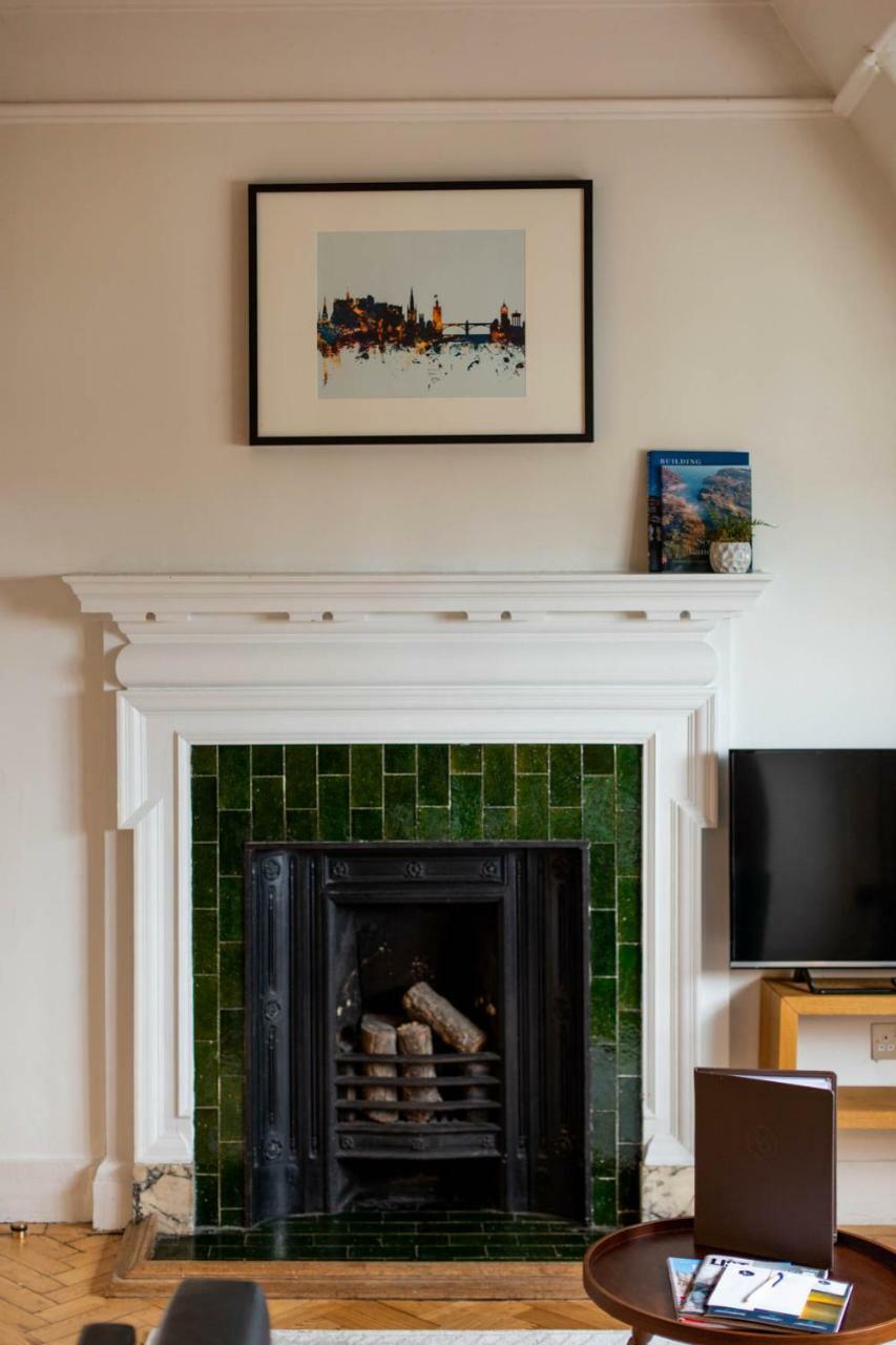 Apartment Linton Collection - The West Wing *
