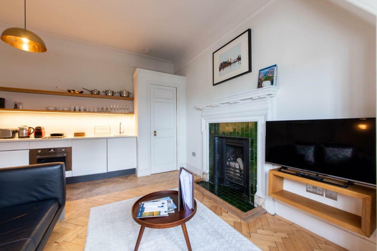 Linton Collection - The West Wing Apartment *
