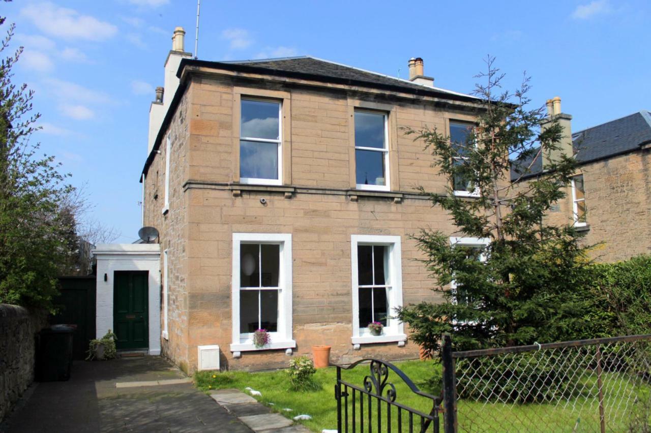 Silver Lining - Gilmore House With Parking & Garden