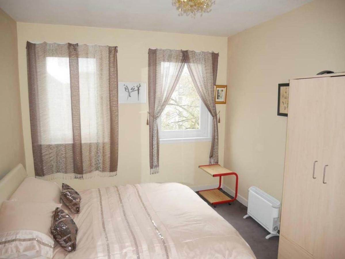 Apartment 1 Bed In The Heart Of Edinburgh's Old Town *