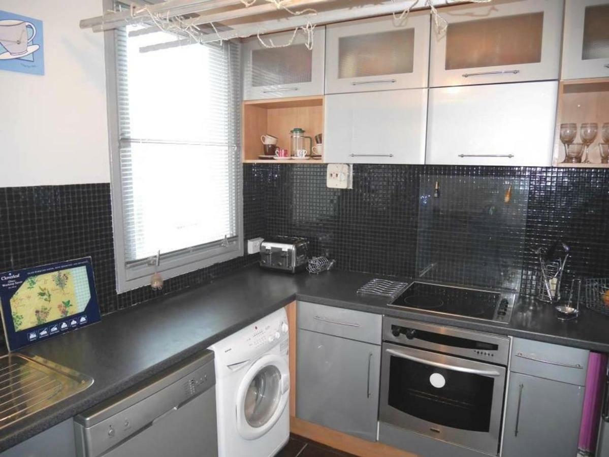 1 Bed In The Heart Of Edinburgh's Old Town Edinburgh