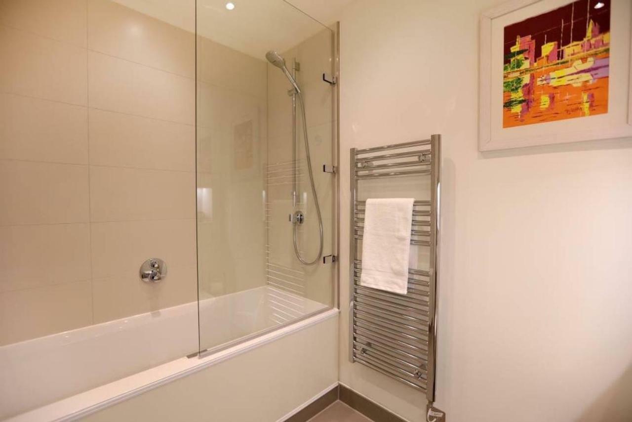 Apartment Luxurious, Central 1 Bed In Quartermile - Parking Edinburgh
