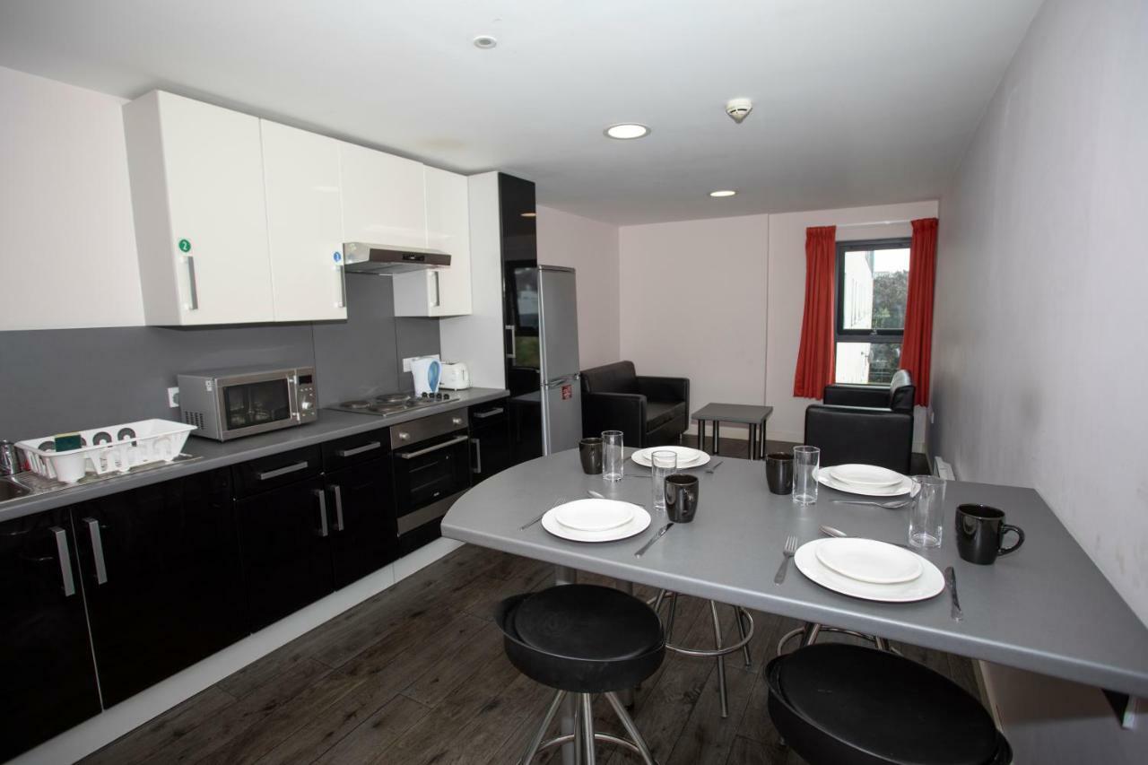 Beaverbank Place - Campus Apartment *