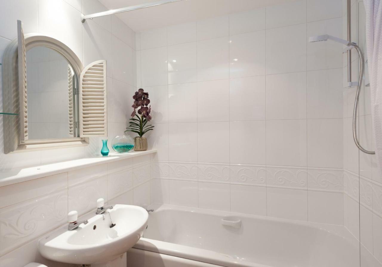 The Botanist Old Town 2 Bedroom Lift Parking Apartment *