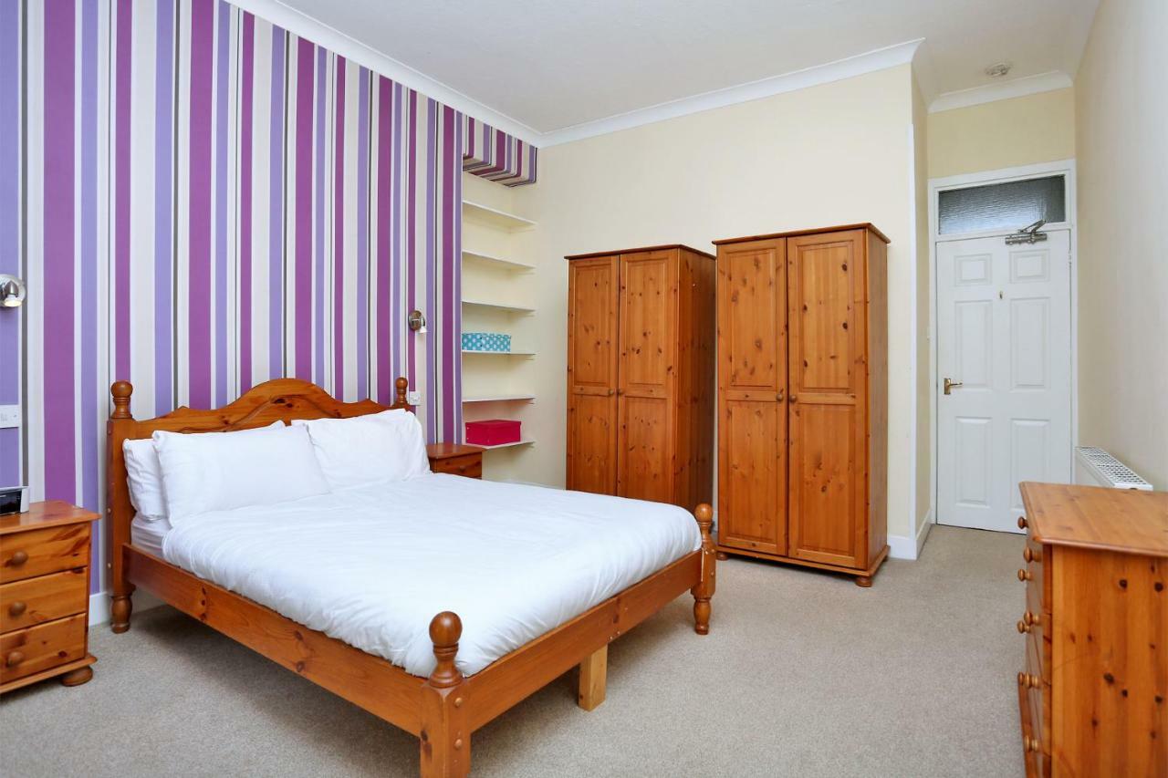 World's End - Historic 2 Bed On The Royal Mile, Sleeps 4 EDI