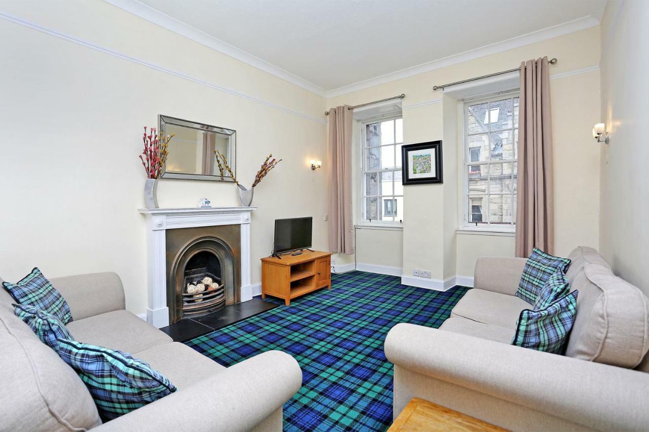 World's End - Historic 2 Bed On The Royal Mile, Sleeps 4 * EDI