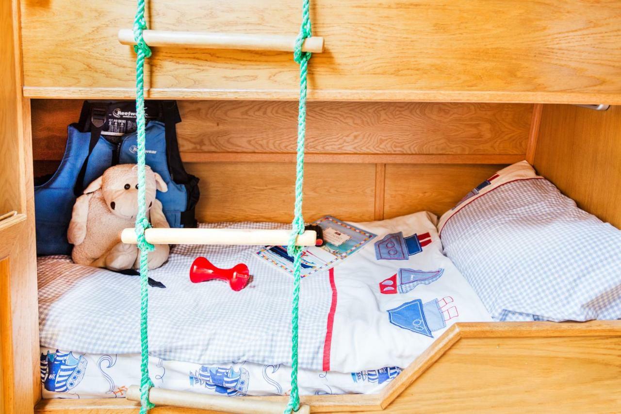 - Houseboats Botel 4*
