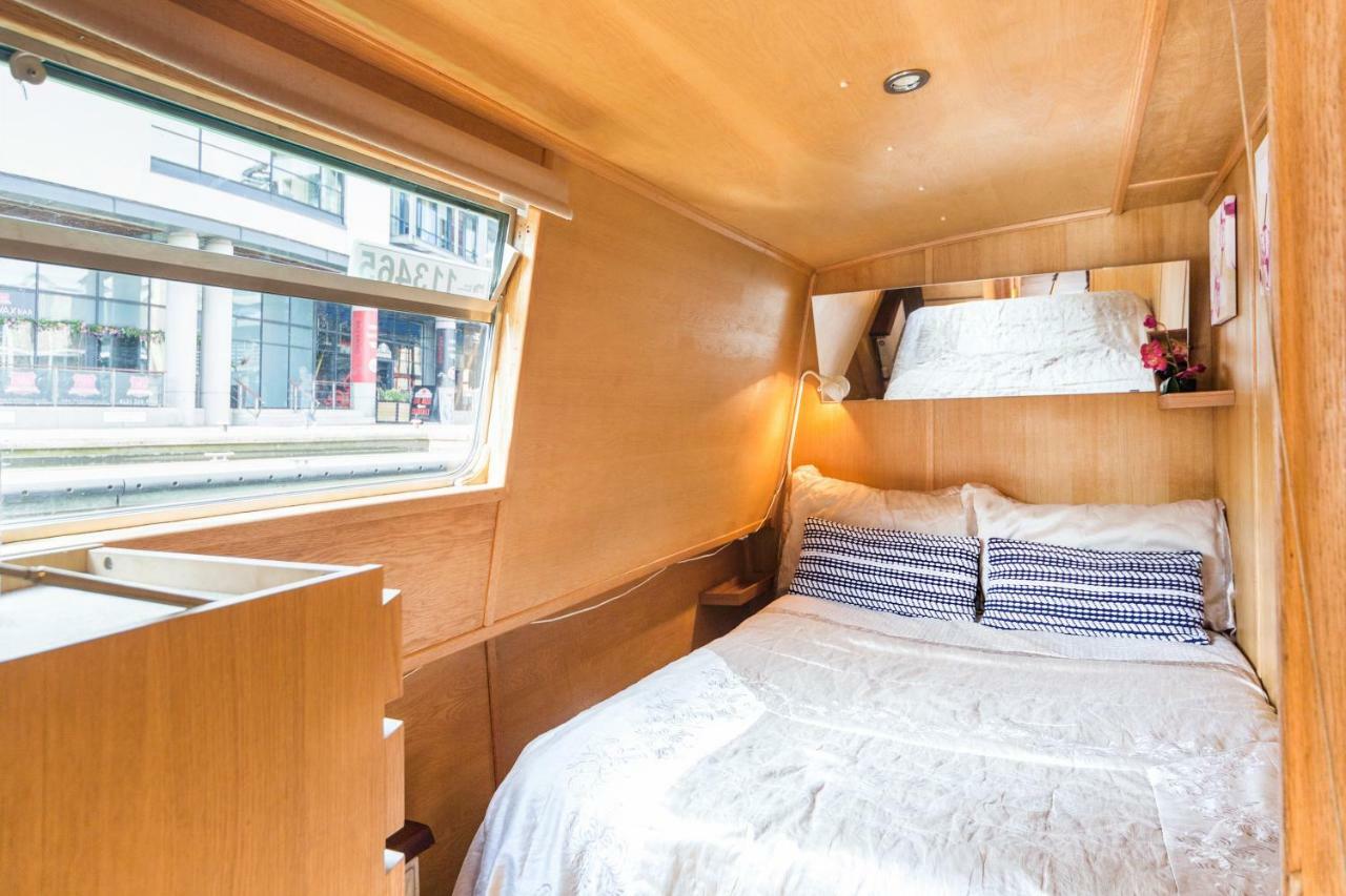 - Houseboats