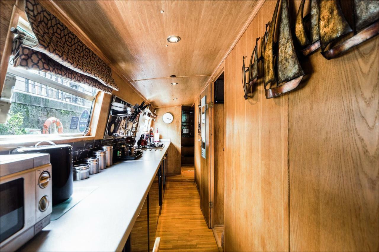 - Houseboats 4*