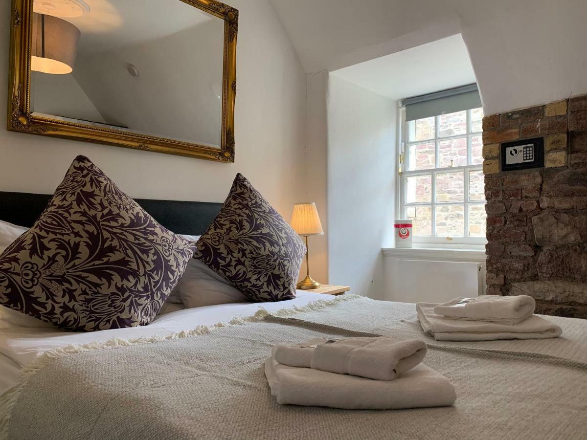 Royal Mile Balconies By The Castle 5* Edinburgh