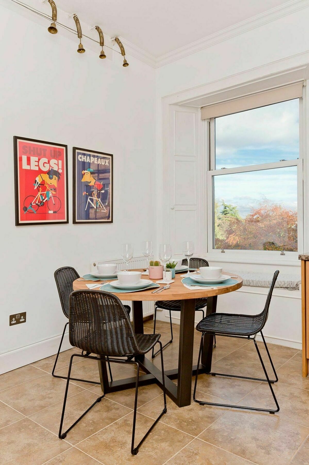 2 Bedroom Penthouse Sleeps 4 Apartment *