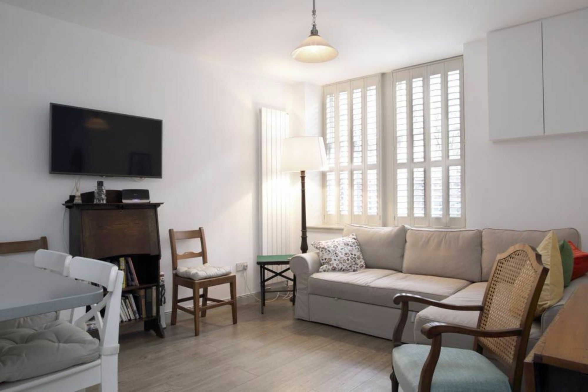 Quiet Ground Floor Mews Flat And Parking * Edinburgh