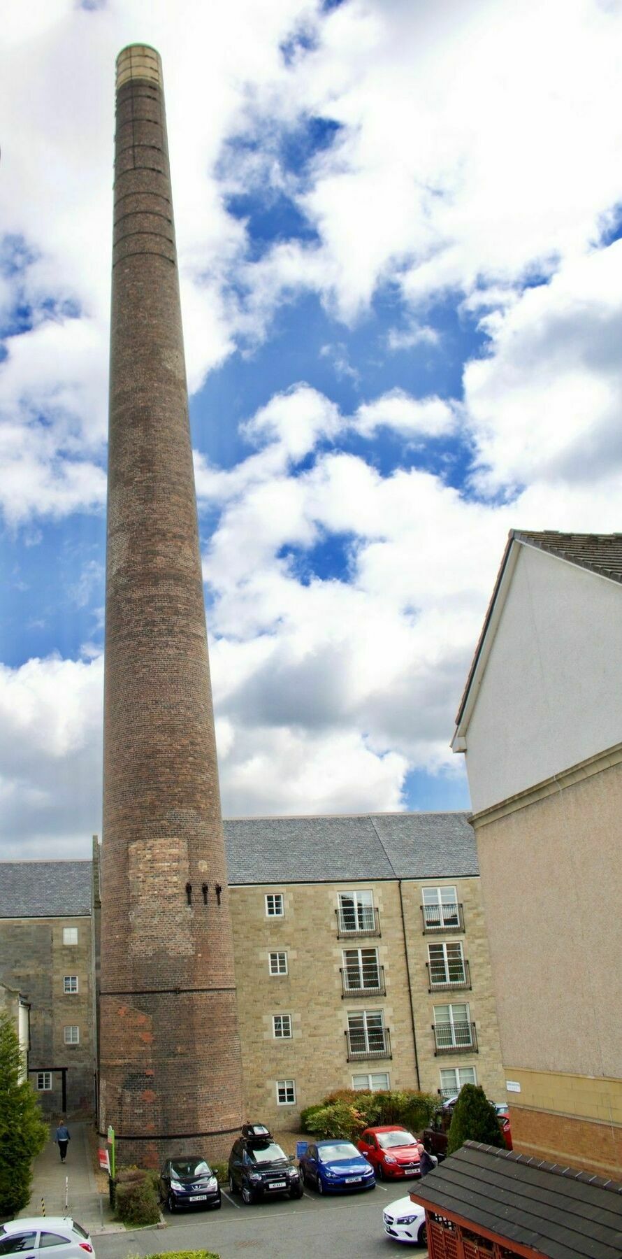 Beautiful 2 Bedroom Flat In Converted Distillery Apartment *