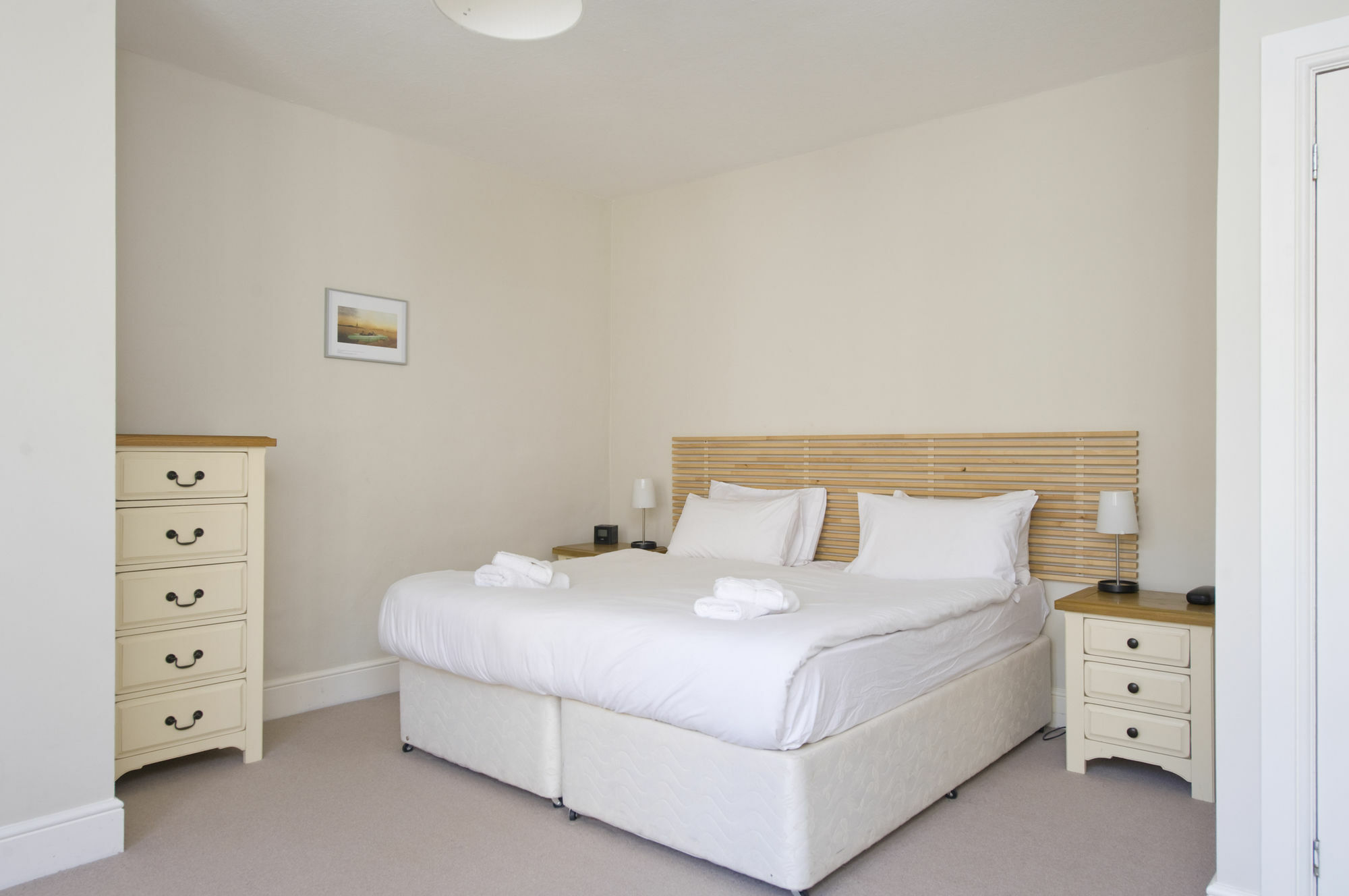 Destiny Scotland - Rose Street Apartment Edinburgh
