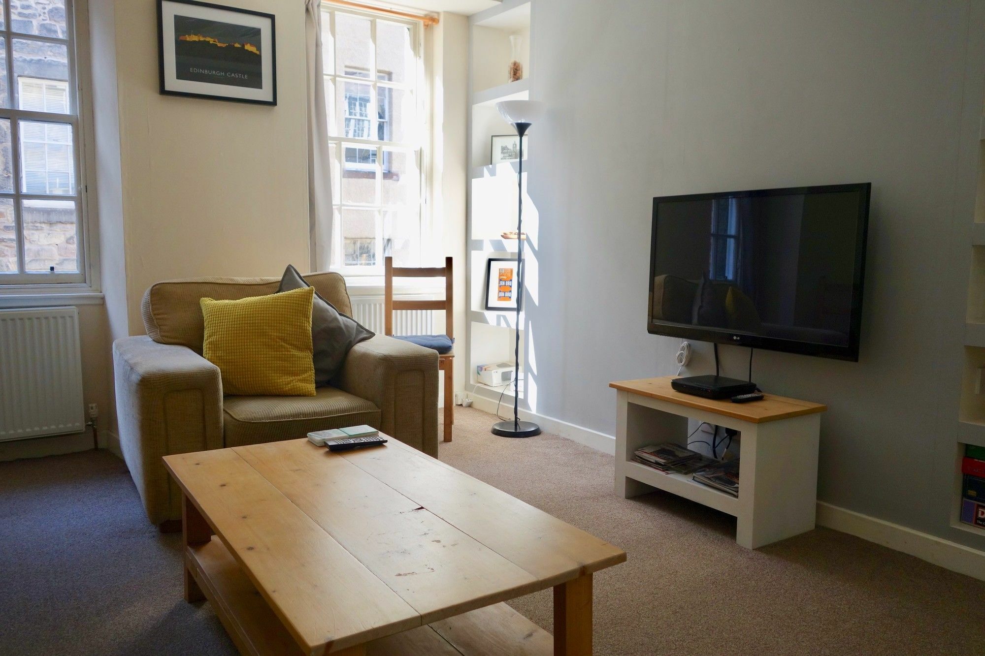 Apartment 1 Bedroom Near Castle Sleeps 2 *