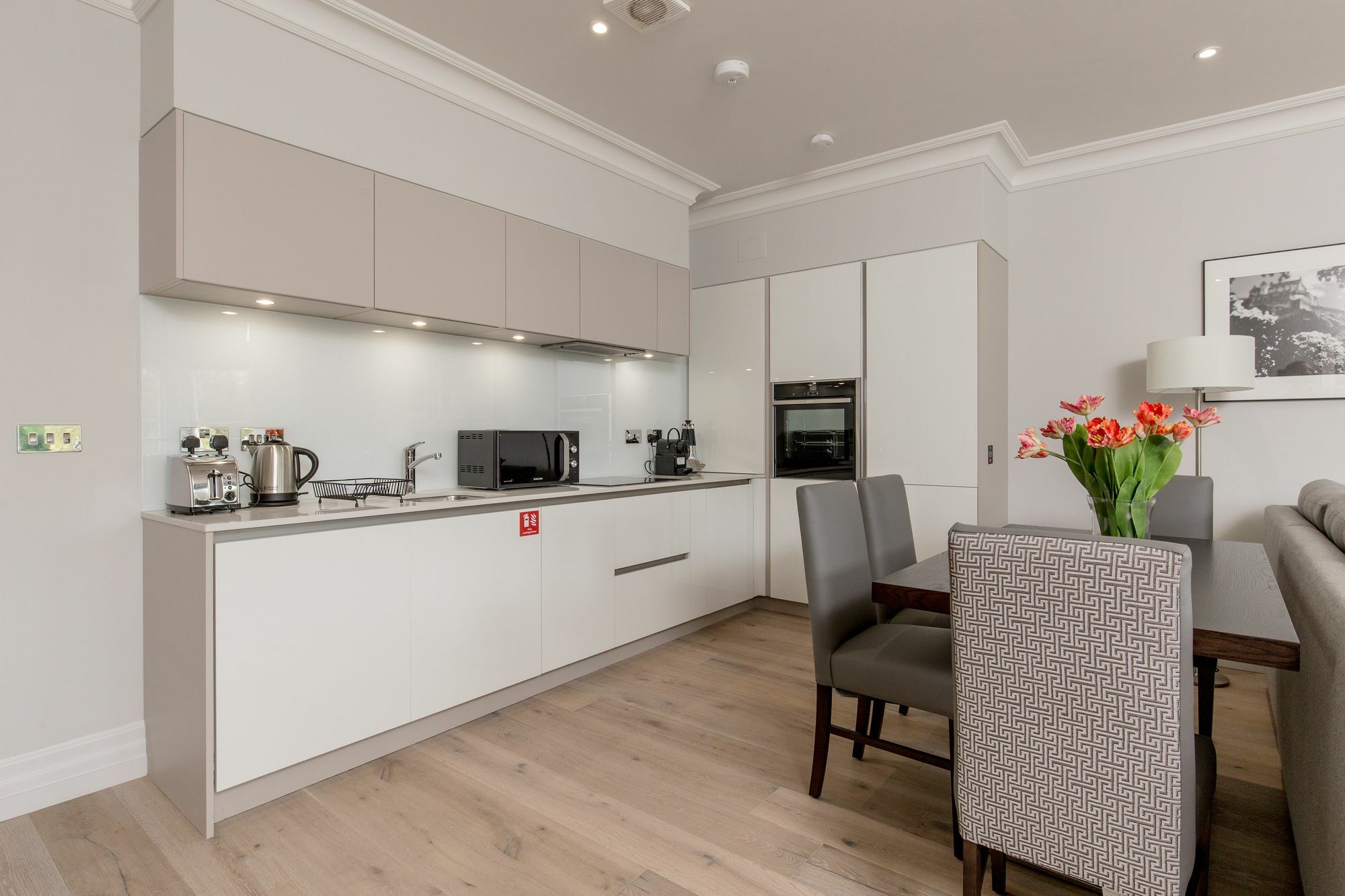 Apartment Destiny Scotland - Chisholm Hunter *