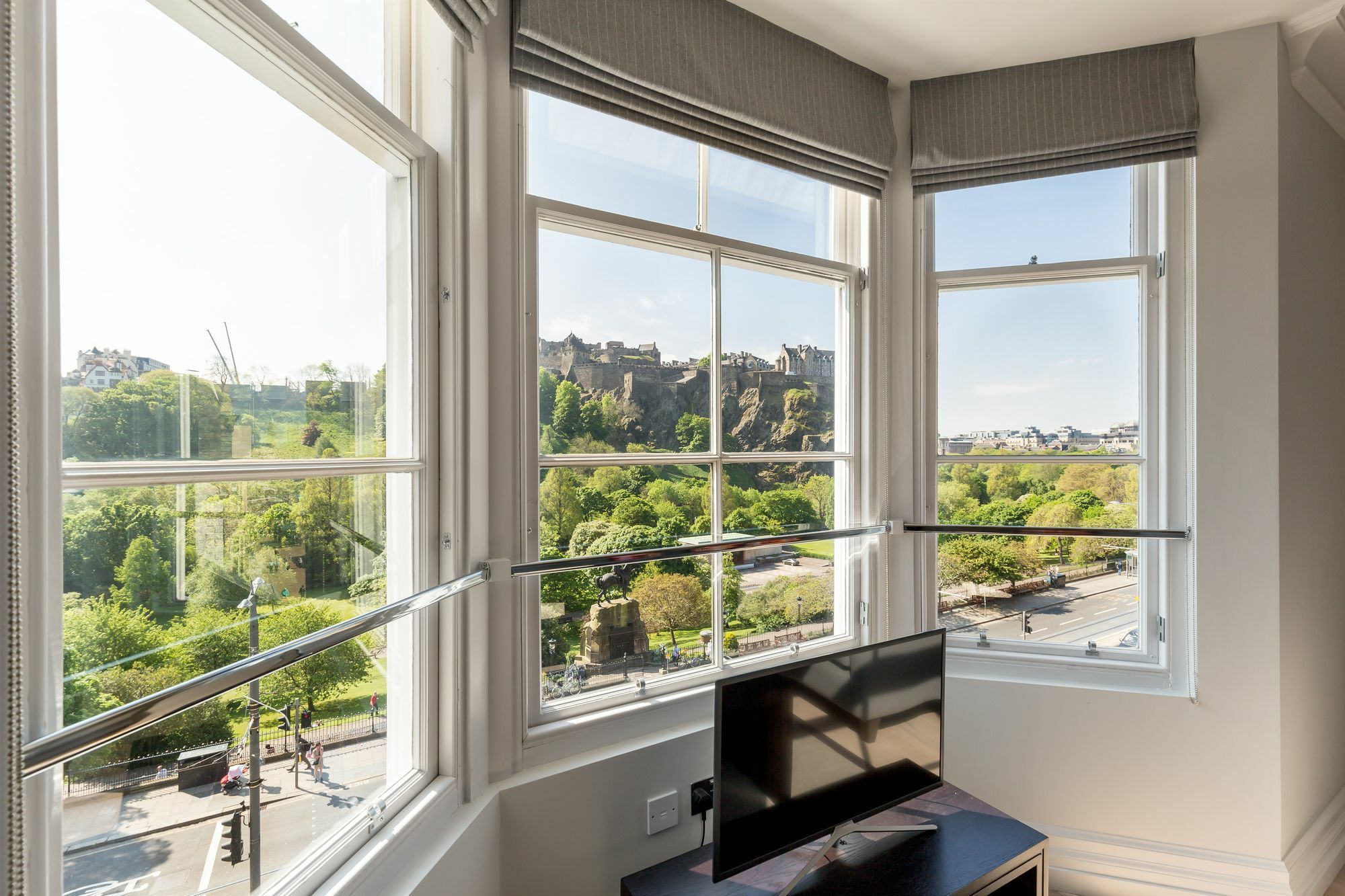 Apartment Destiny Scotland - Chisholm Hunter Edinburgh