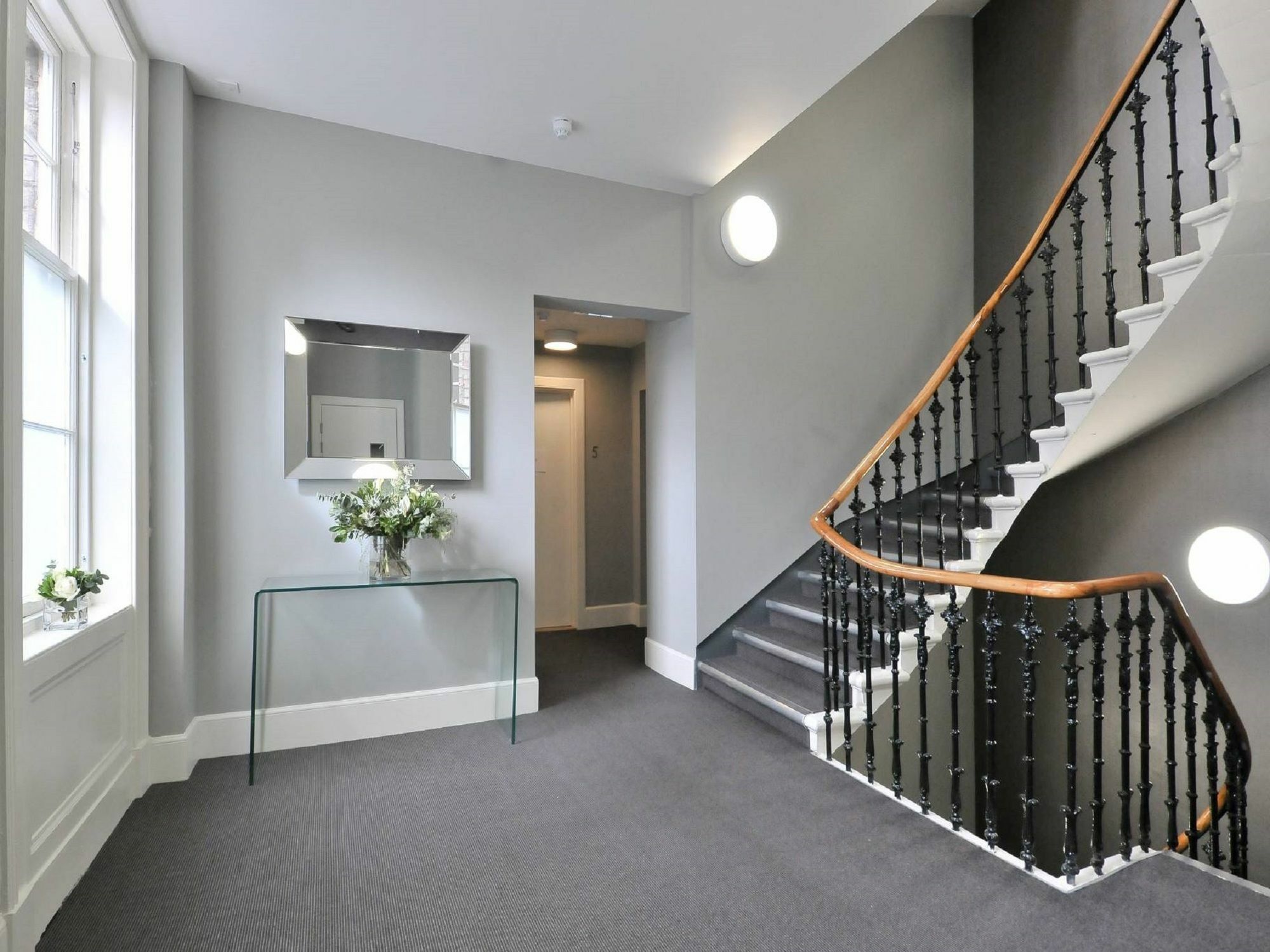 Destiny Scotland - St Andrew Square Apartment Edinburgh