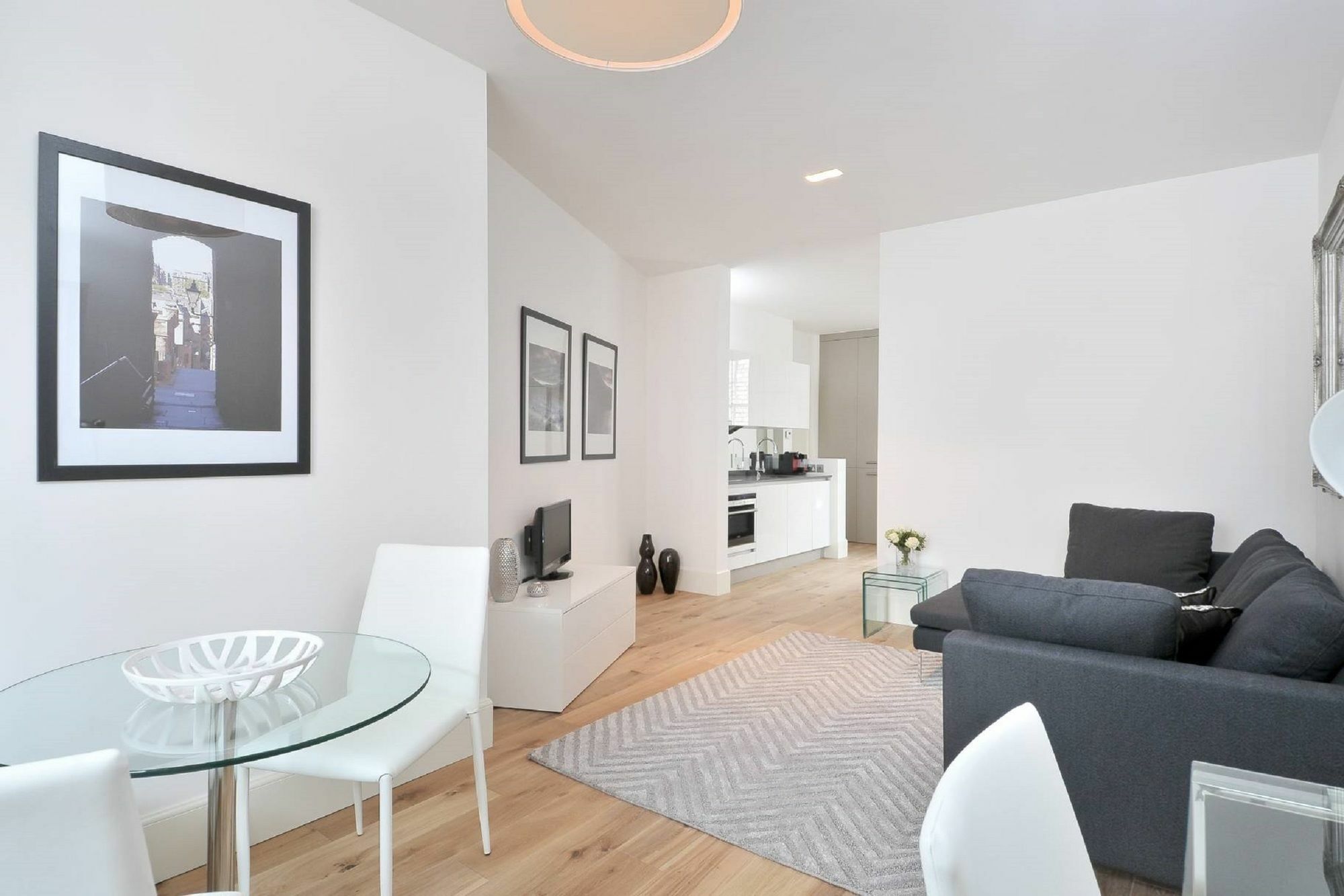 Apartment Destiny Scotland - St Andrew Square Edinburgh