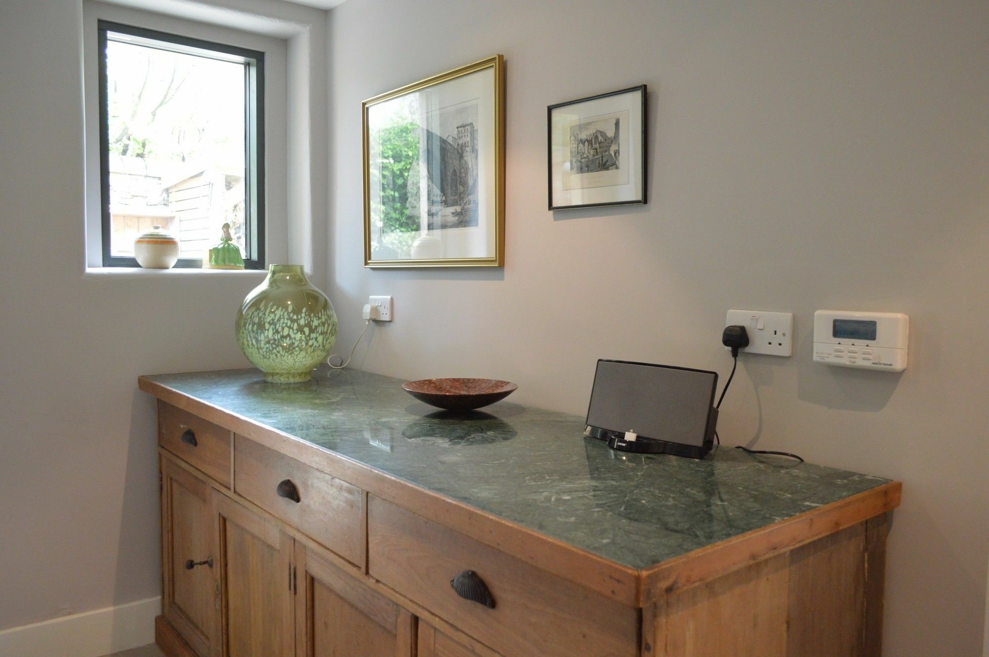 2 Bedroom Flat In Edinburgh