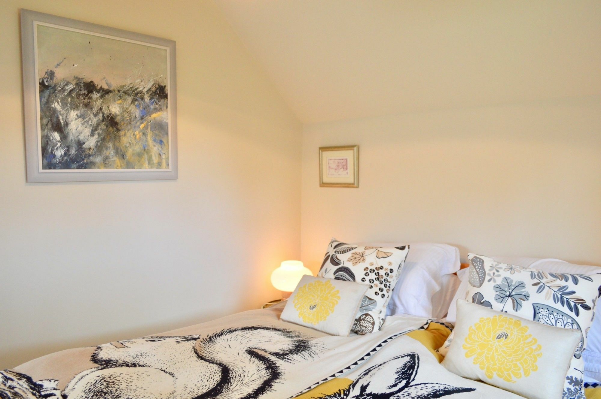 2 Bedroom Flat In *