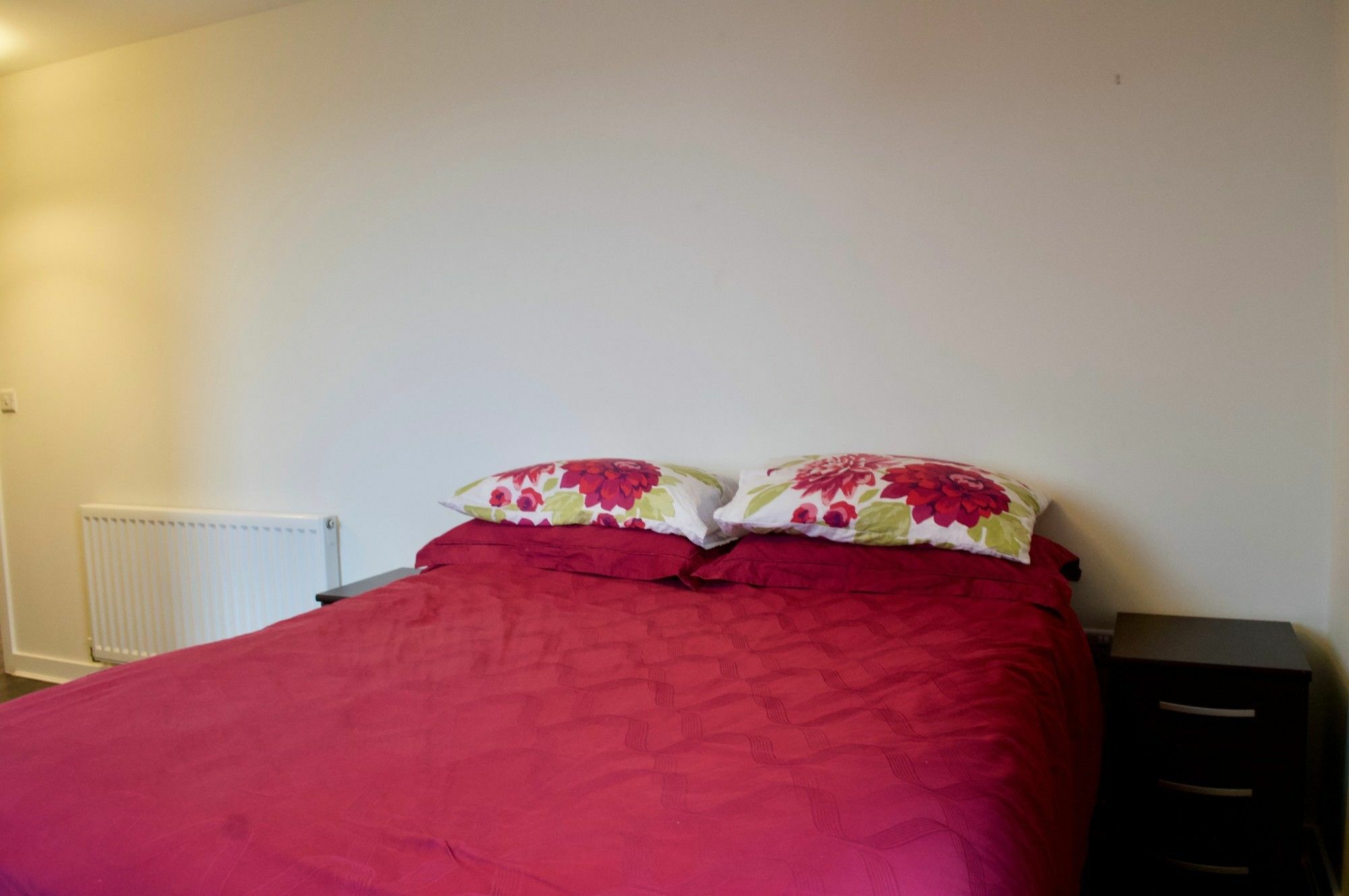 Large And Modern 2 Bed 2 Bath Apartment Edinburgh