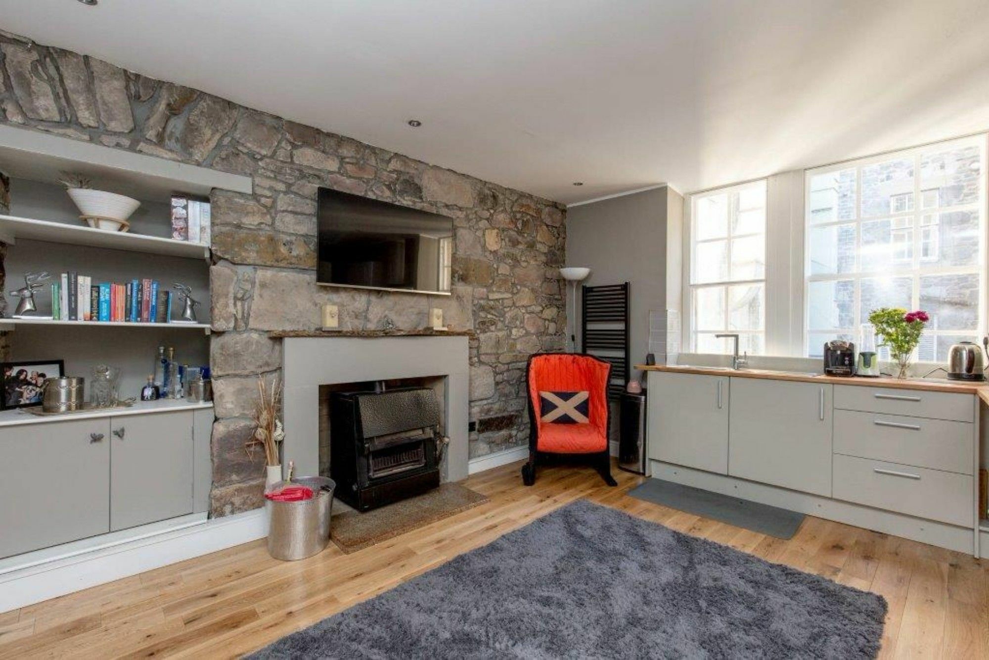 Apartment Beautiful Newly Decorated Flat On The Royal Mile!