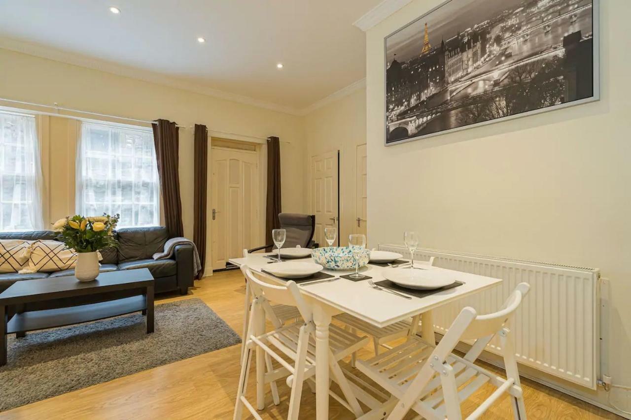 2br Grassmarket With Castle View Edinburgh