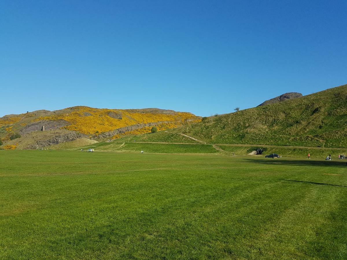Beautiful Holyrood Park Apartment *