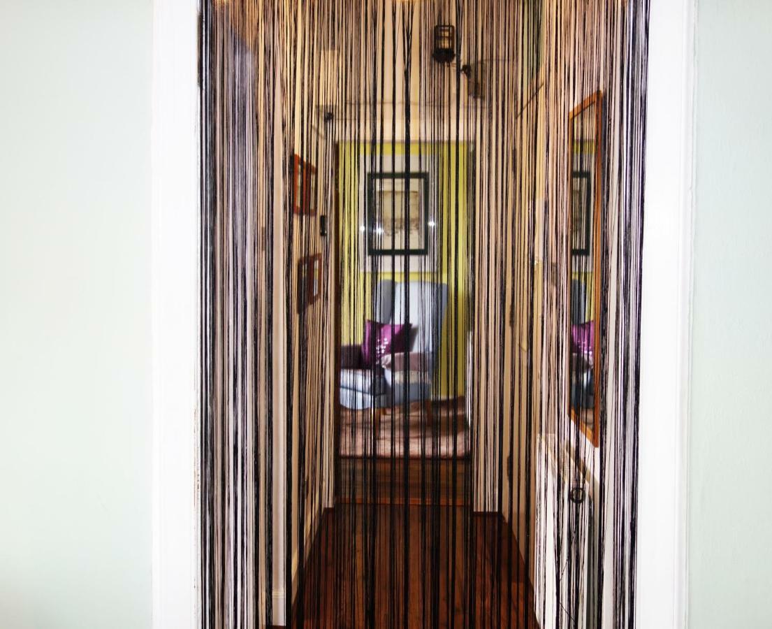 Quiet In Heart Of Apartment