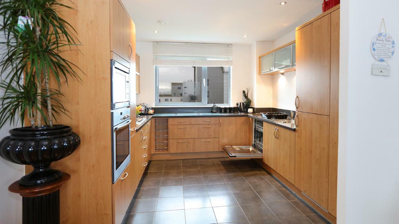 Penthouse Western Harbour Apartment EDI