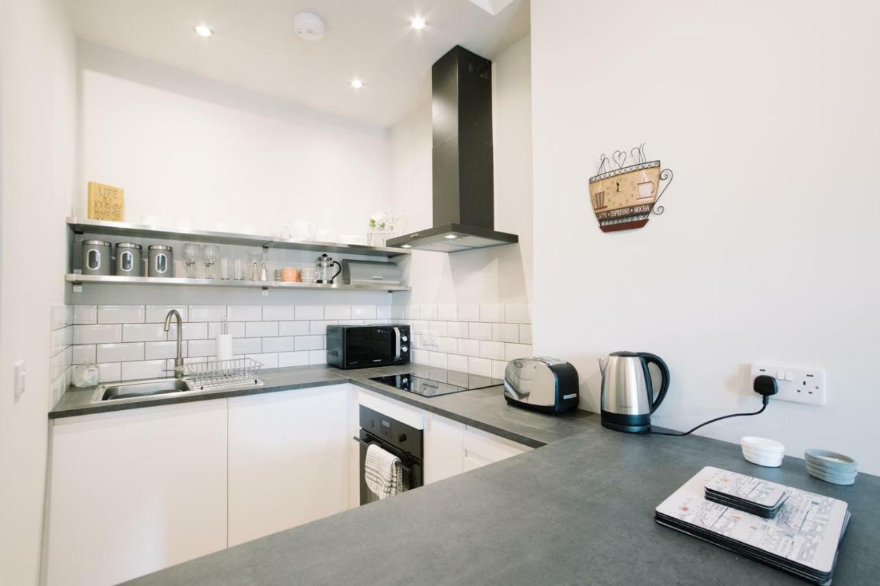 Beautiful Centre - Holyrood Park Apartment